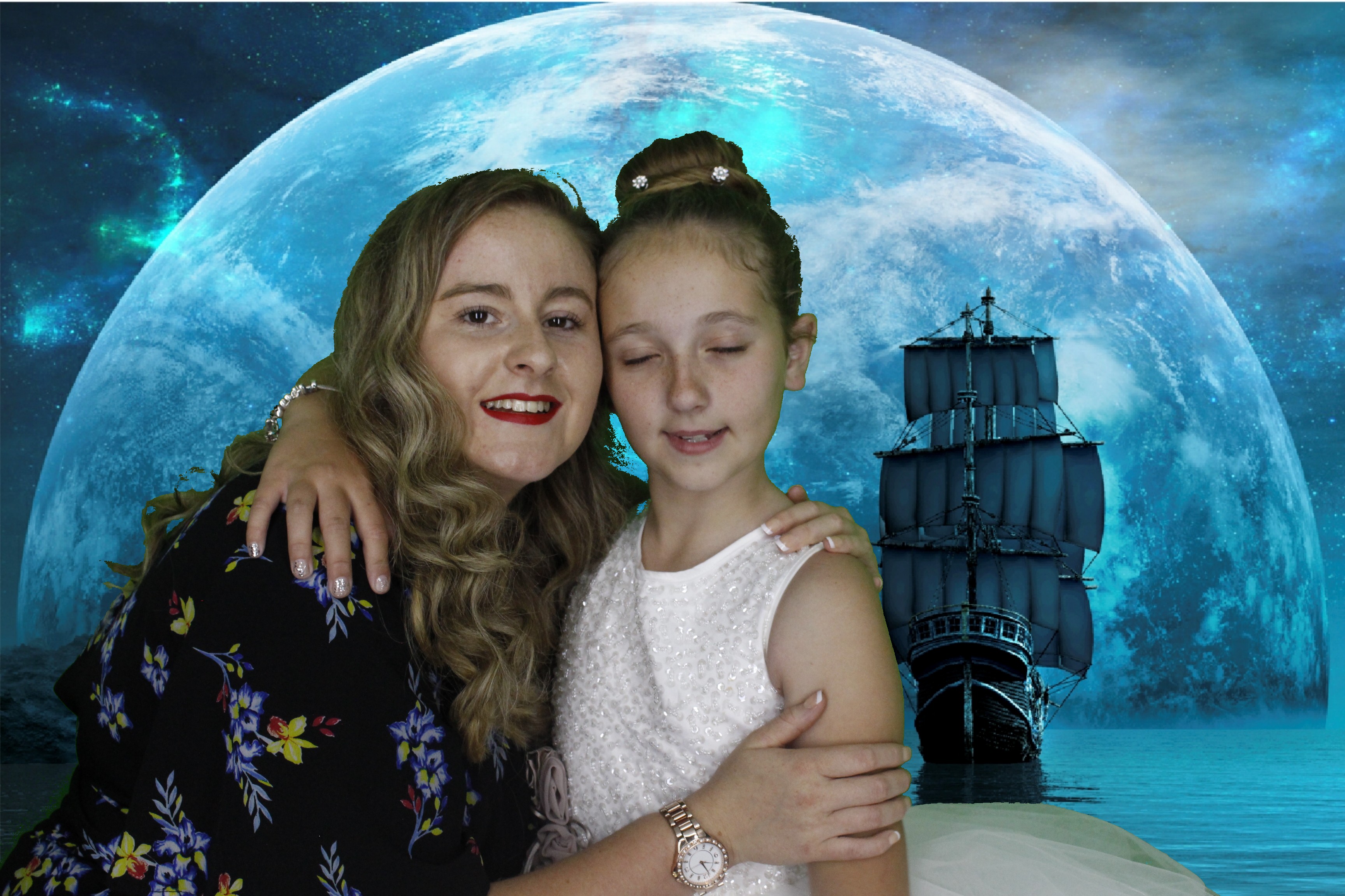 Hollie Mills | View more photos from the event at gallery.myphotoboothexperience.co.uk/u/MyPhotoBoothExperienceLtd/Hollie-Mills